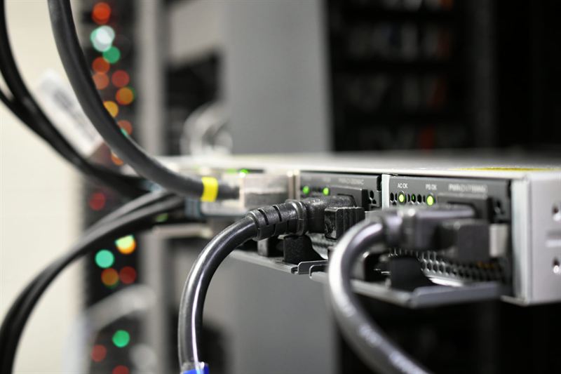 Sunucu kabini ve network kablolaması